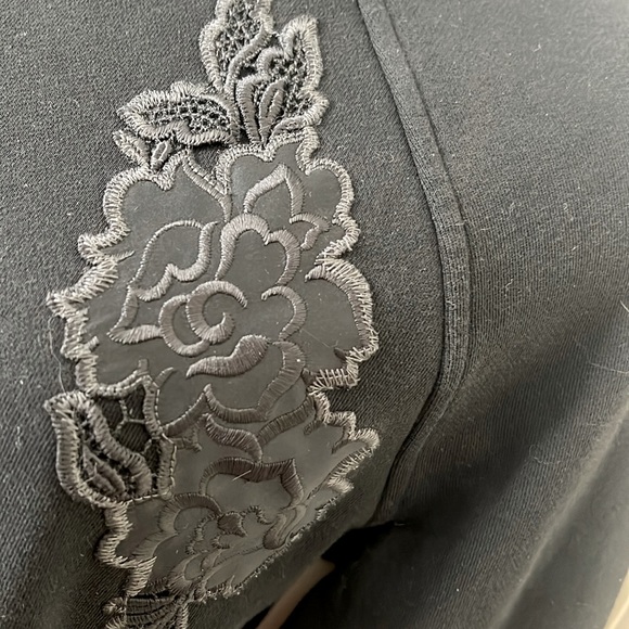 LuluLemon Black Satin Floral Pullover - Picture 8 of 14